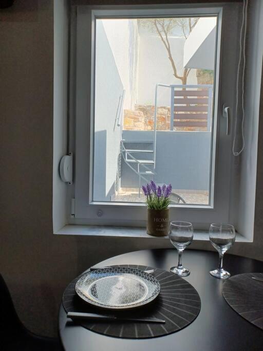Petite Suite With Backyard. Mytilíni Eksteriør bilde